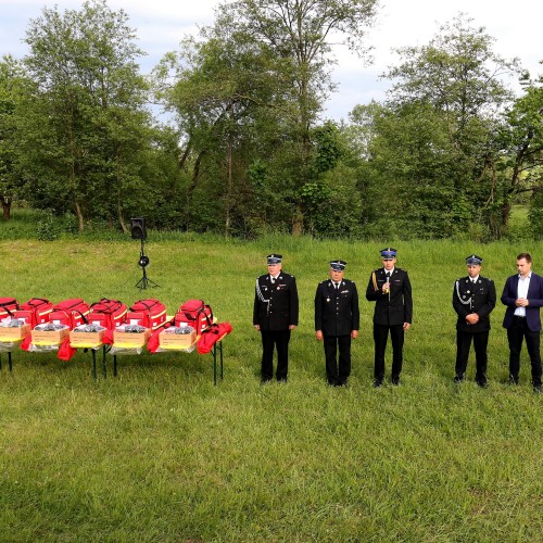 Przekazanie sprzętu dla Ochotniczych Straży Pożarnych